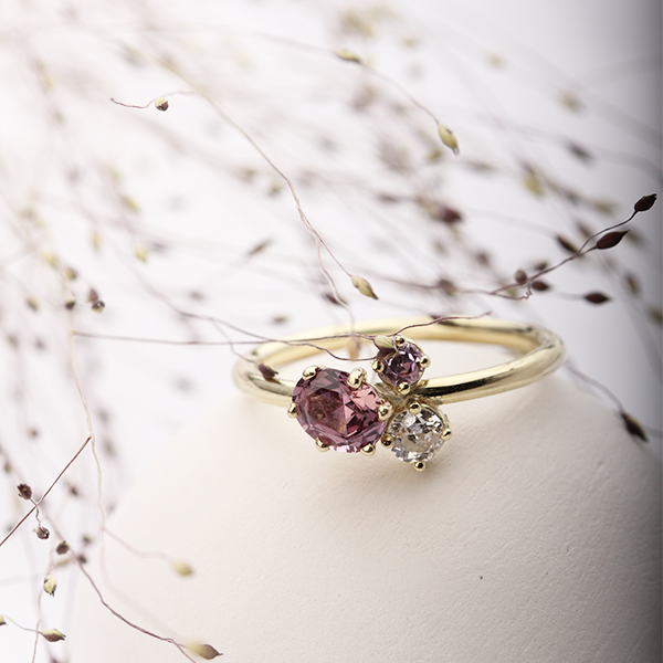 Verlovingsring roze saffier en diamant